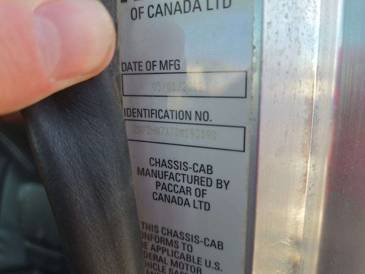 2013-peterbilt-337-image-23