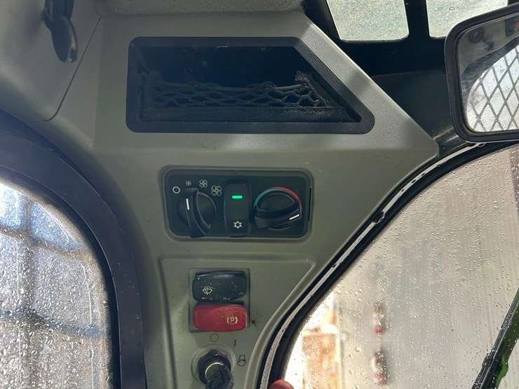 2020-caterpillar-259d3-image-27