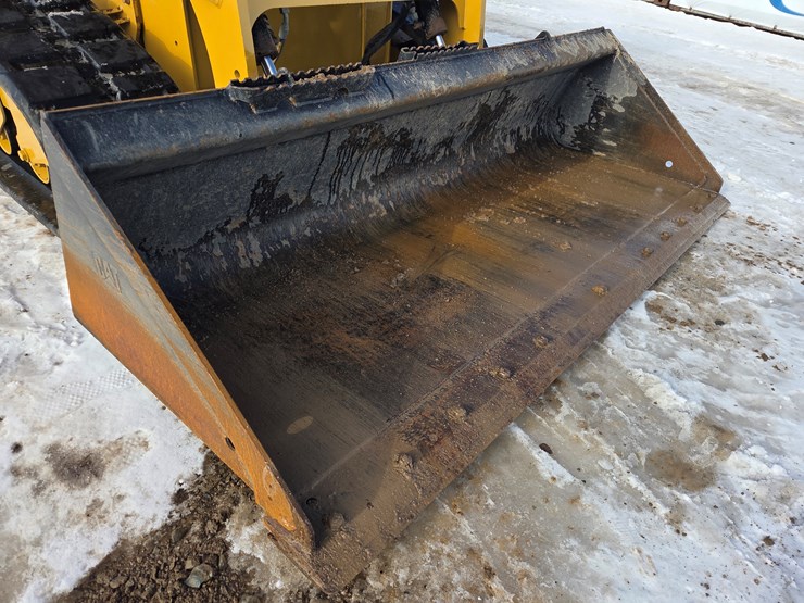 2021-caterpillar-299d3-image-9