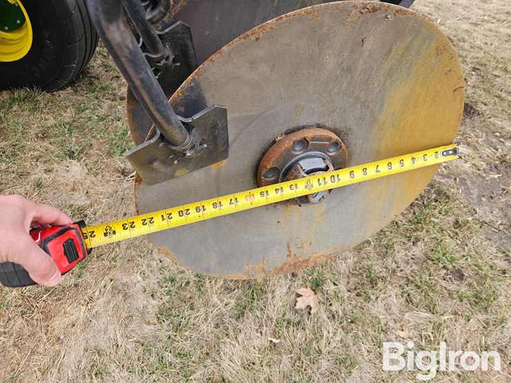 2020-john-deere-2633-image-19