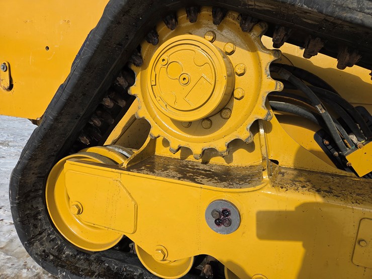 2021-caterpillar-299d3-image-54