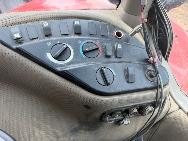 case-ih-235-image-61