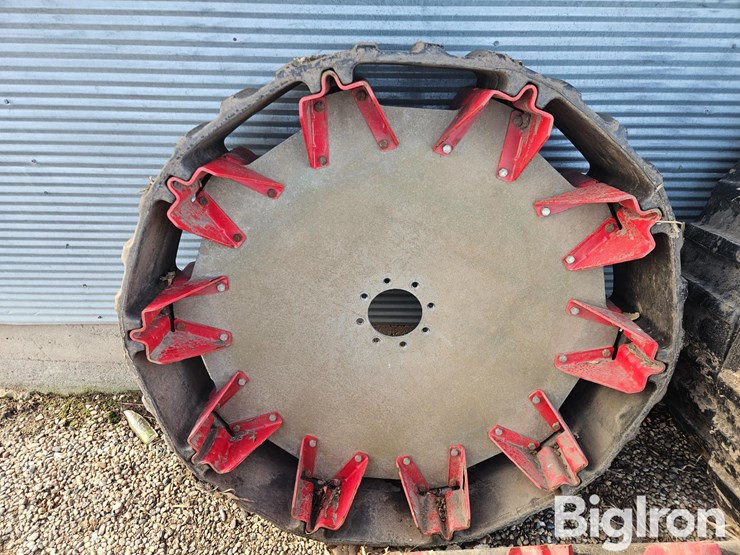 lindsay-nftrax-airless-pivot-tires-image-5