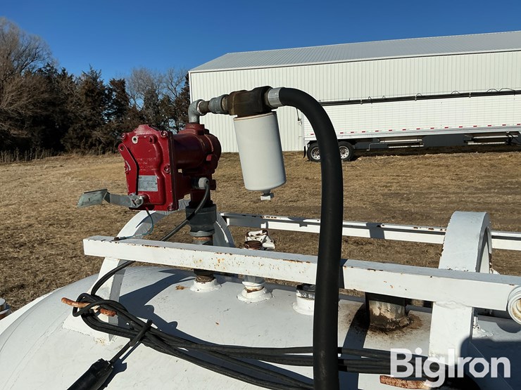 s/a-1,000-gallon-fuel-trailer-image-15