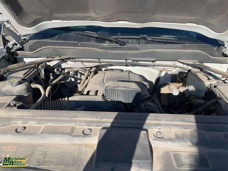 2016-chevrolet-silverado-2500hd-image-25