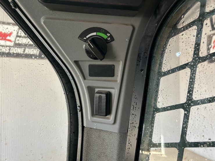 2020-caterpillar-259d3-image-22