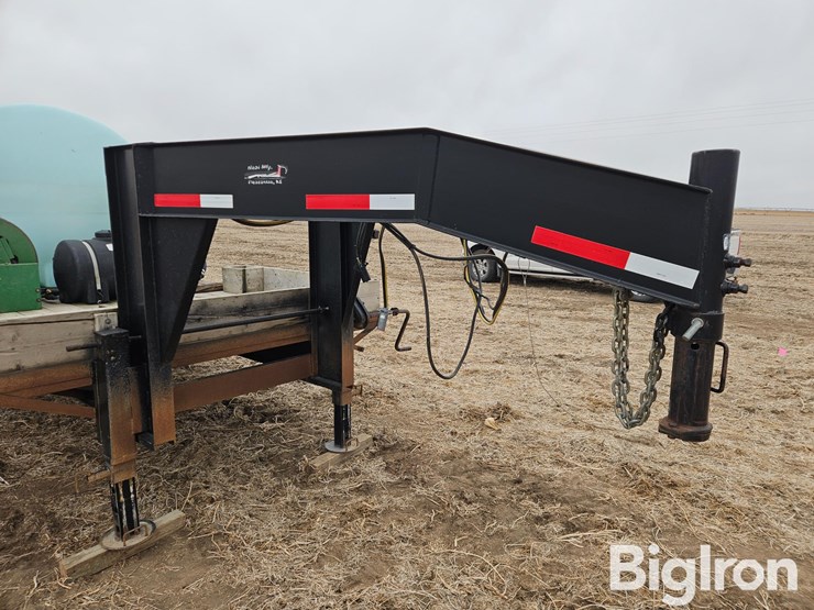 2010-neil-20'-t/a-gooseneck-nurse-tank/sprayer-trailer-w/duals-image-11