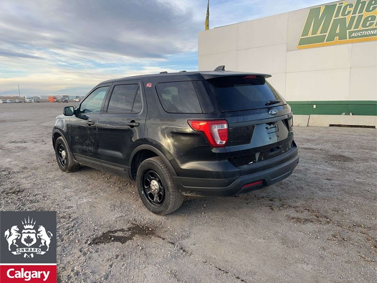 2018-ford-explorer-image-3