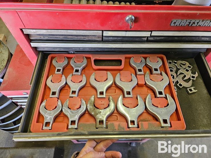 craftsman-steel-rolling-toolboxes-&-tools-image-15