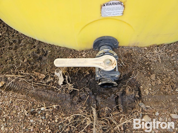 3000-gallon-vertical-poly-holding-tank-image-5