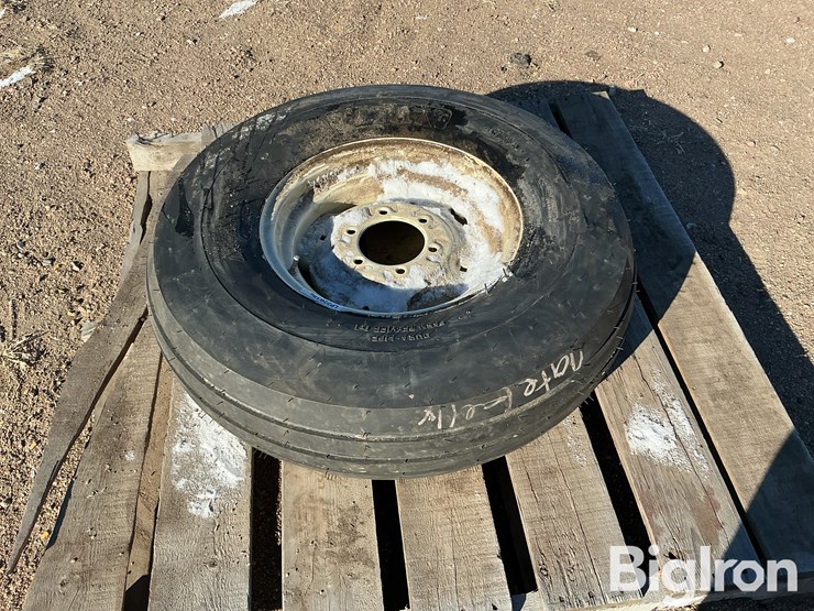 9.00-16-tire-&-rim-image-2