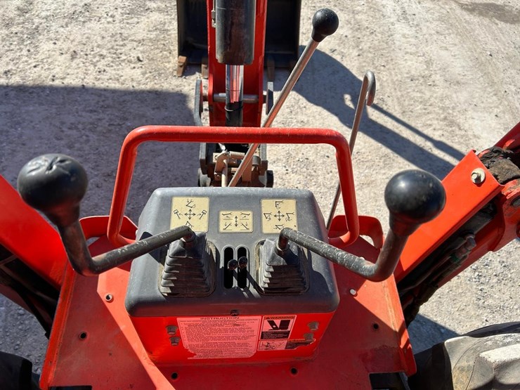 2019-kubota-m62-image-26