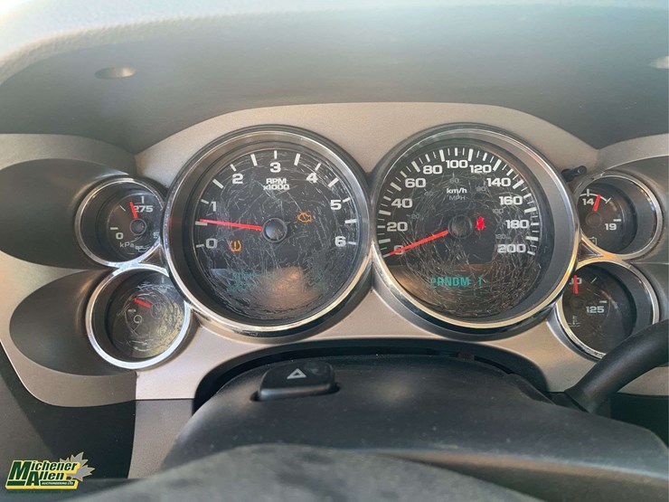 2012-chevrolet-silverado-2500hd-image-15