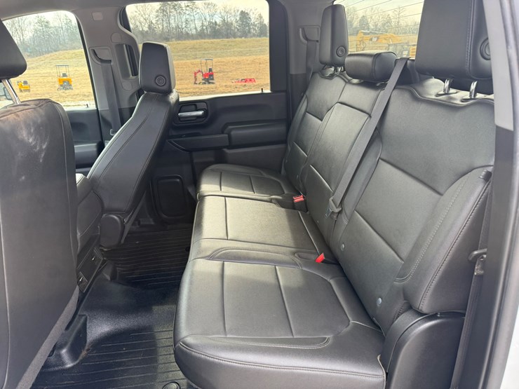 2022-chevrolet-silverado-2500-image-25