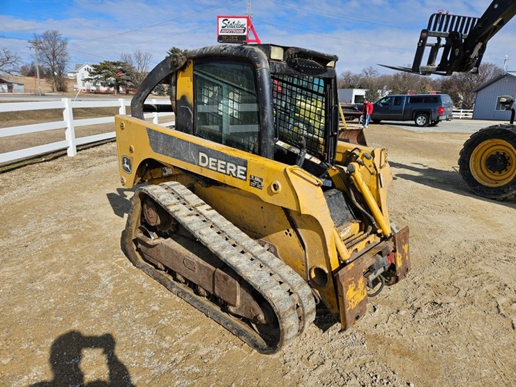 2007-deere-ct322-image-7