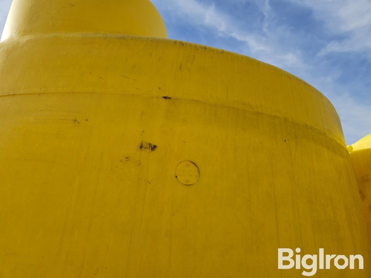 3000-gallon-vertical-poly-holding-tank-image-5