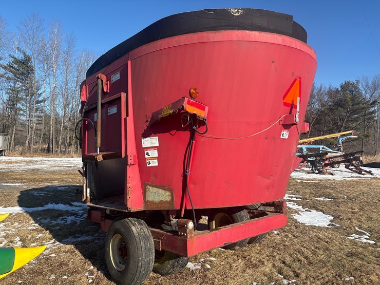 #4856-•-nde-single-screw-feed-wagon-image-2