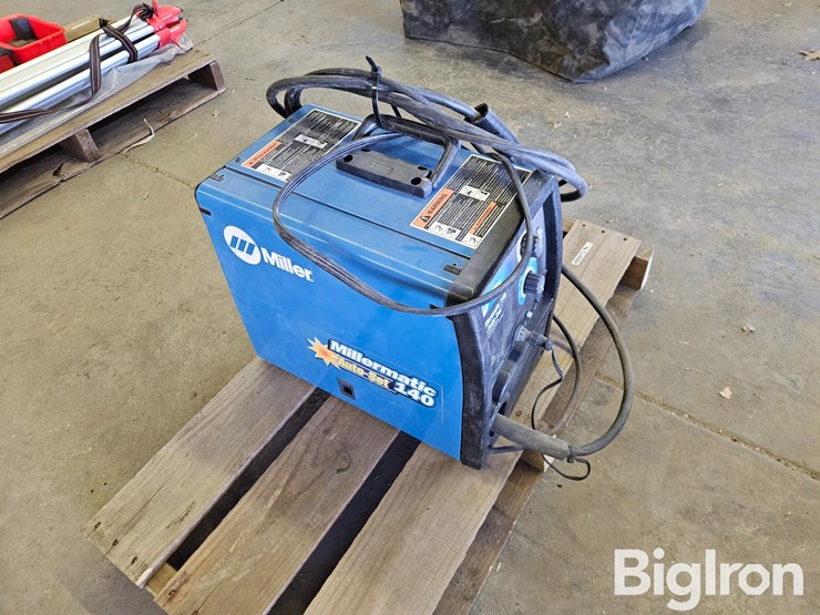 millermatic-autoset-140-wire-welder-image-3