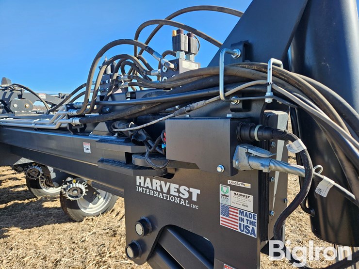2023-harvest-international-24r30-high-speed-precision-ccs-planter-image-12