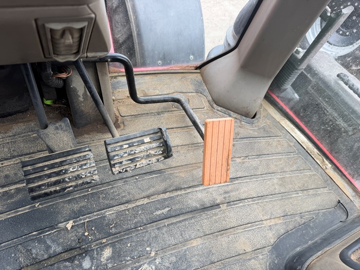 case-ih-235-image-65