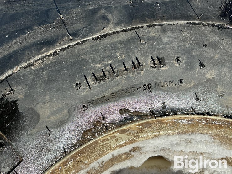 9.00-16-tire-&-rim-image-10