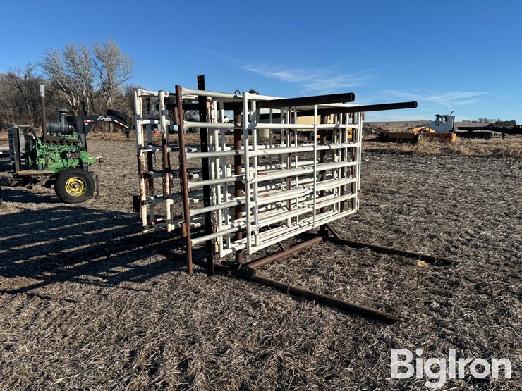 corral-gates-w/storage-rack-image-5