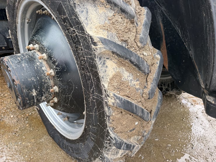 case-ih-235-image-32