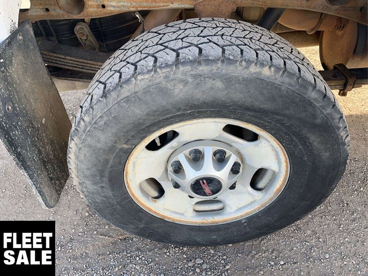 2013-gmc-sierra-2500hd-image-12