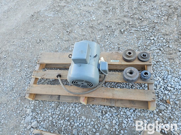 2-hp-electric-motor-image-2