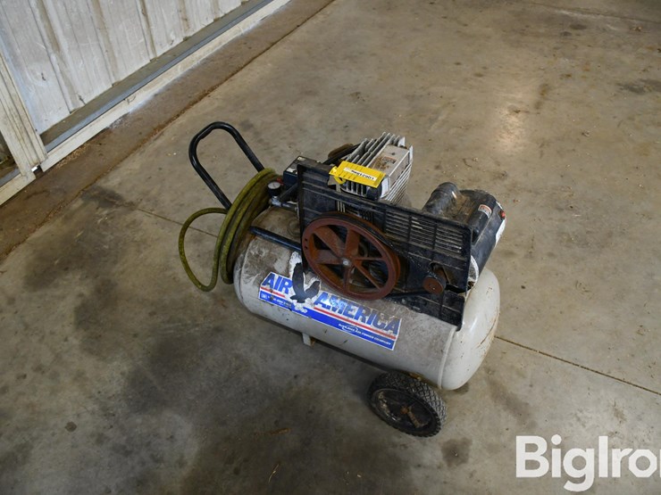 air-america-l5020-portable-air-compressor-image-1