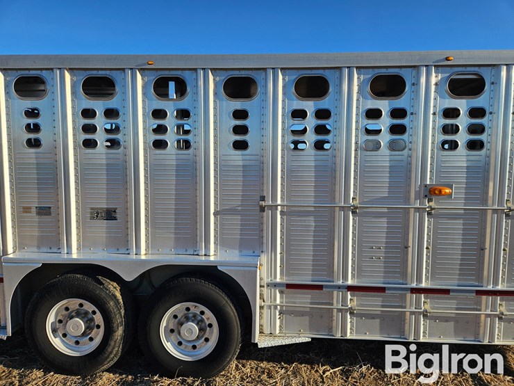 2009-wilson-livestock-trailer-image-16
