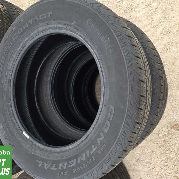 Set of 4 continental cross contact 235/65/18