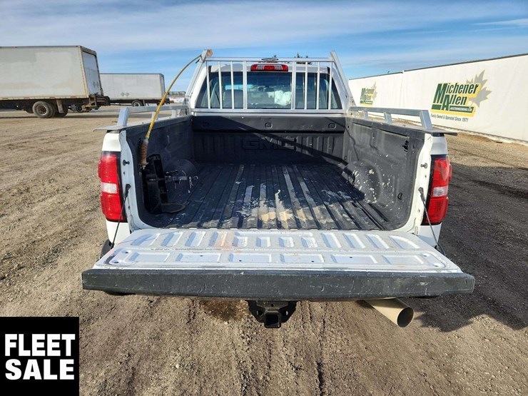 2018-gmc-sierra-2500hd-image-24