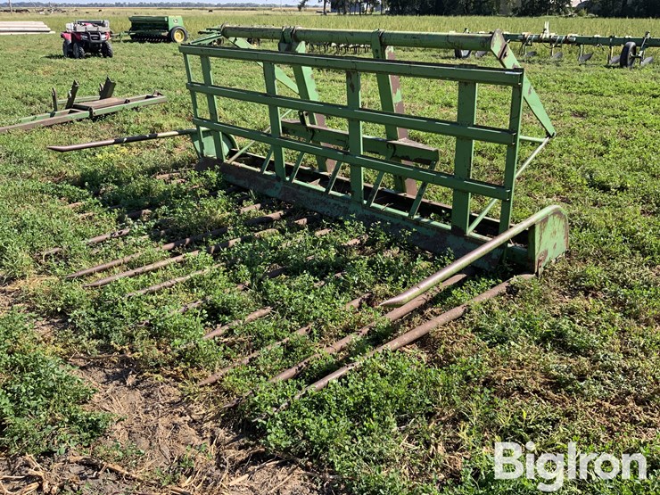 john-deere-158-image-1