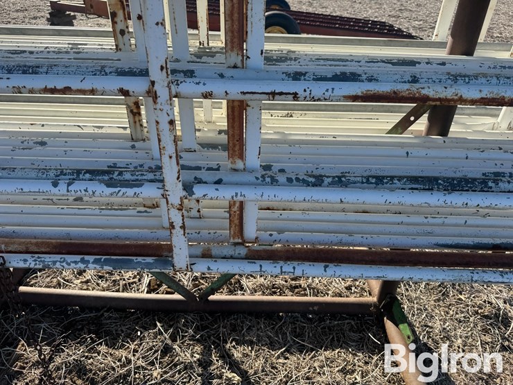 corral-gates-w/storage-rack-image-20