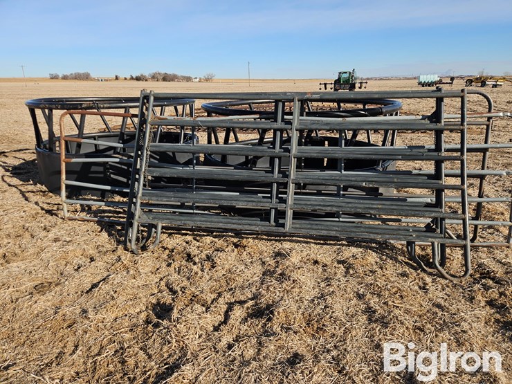 round-bale-feeders-&-livestock-panels-image-4