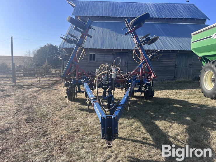 blu-jet-11r30”-pull-type-anhydrous-applicator-image-2