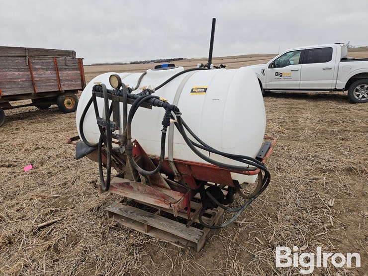 300-gallon-3-pt-sprayer-image-1