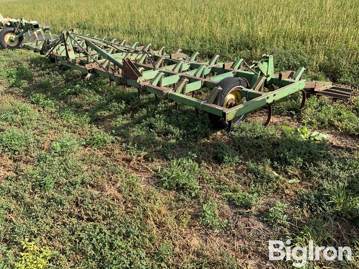 john-deere-21’-field-cultivator-w/harrow-image-1
