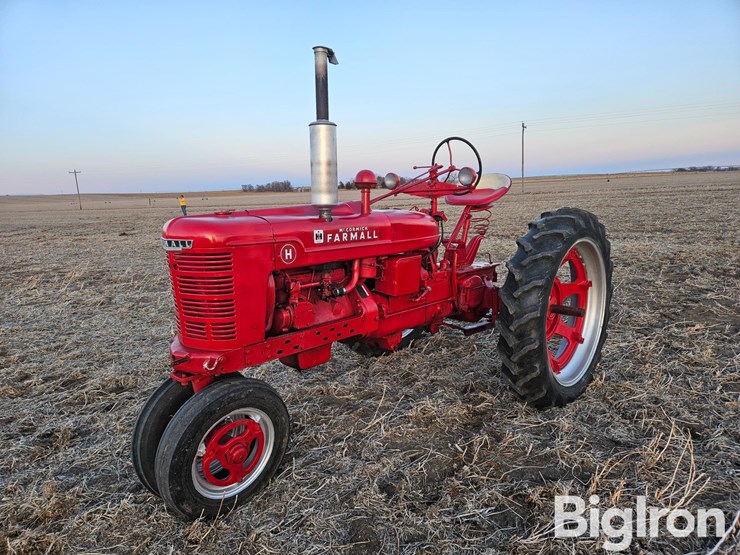 1940-farmall-h-2wd-tractor-image-1