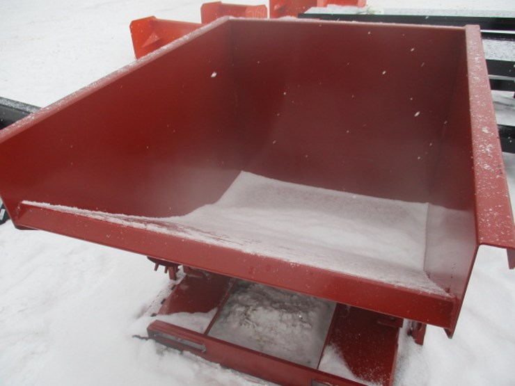 #5681-•-2.0-cy.-self-dumping-hopper-with-fork-pockets-vft-image-4