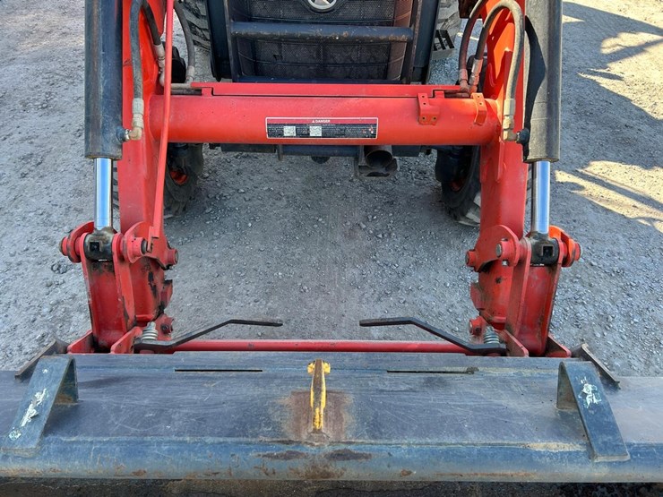 2019-kubota-m62-image-10