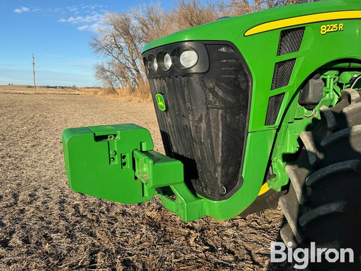 2010-john-deere-8225r-image-9