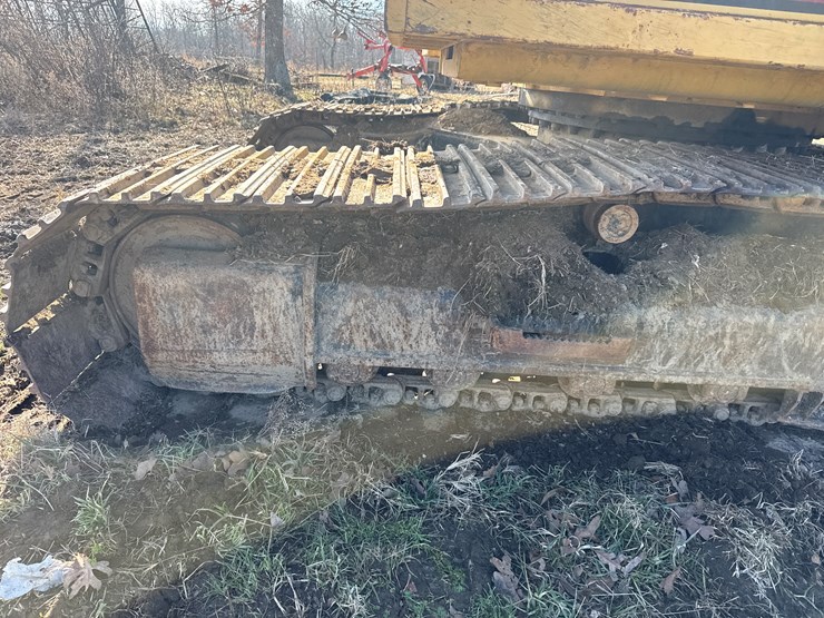 caterpillar-322-image-55