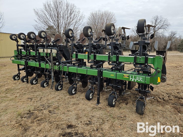 b&h-16r30-cultivator-image-1