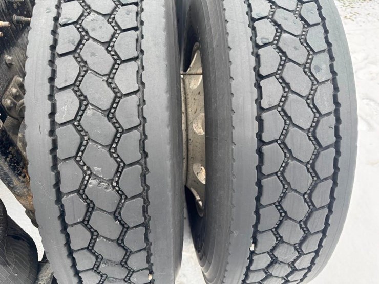 2018-mack-cxu613-day-cab-image-20