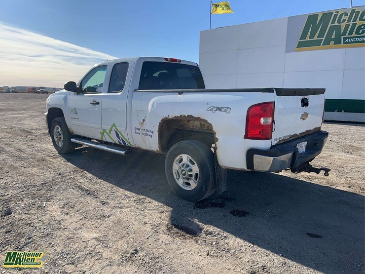 2012-chevrolet-silverado-2500hd-image-3