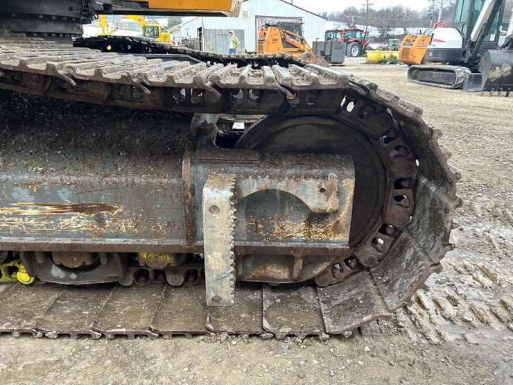 2016-liebherr-r946-image-11