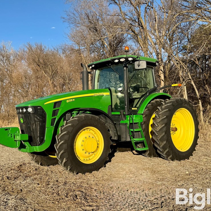 2010 JOHN DEERE 8225R