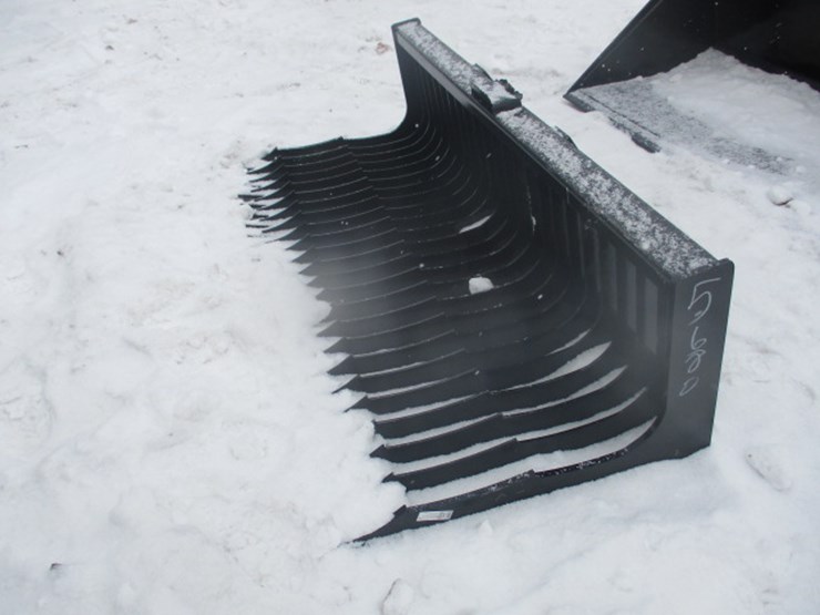 #5680-•-72-in.-qt-fine-skeleton-bucket-low-side-image-3